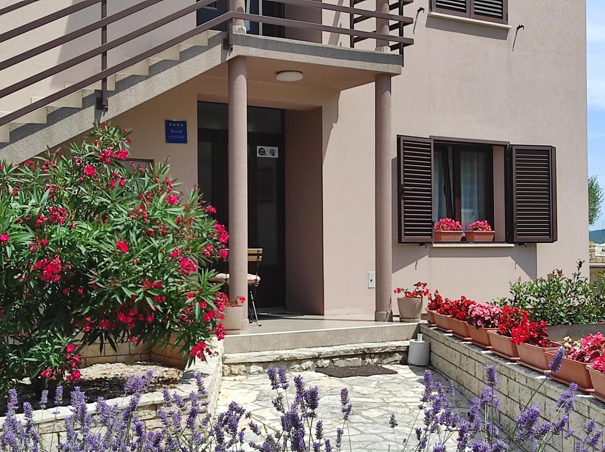 Apartman Gina 拉宾 外观 照片